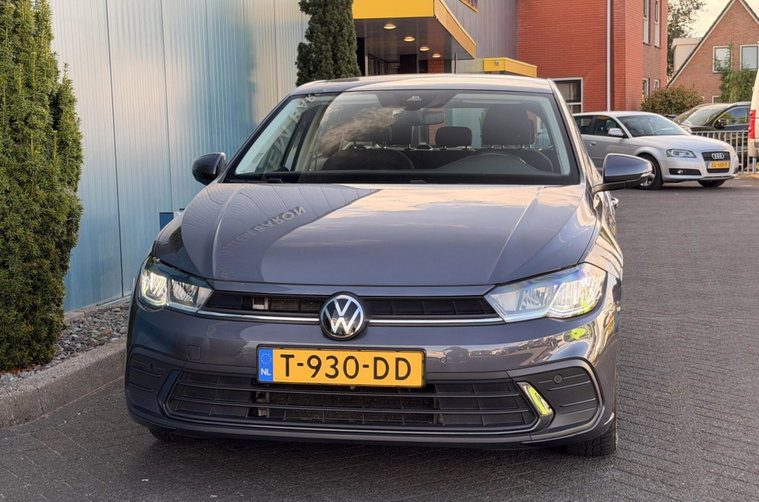 Vehicle Image 4