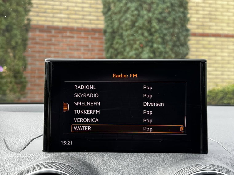 Vehicle Image 24