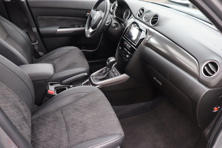 Vehicle Image 10