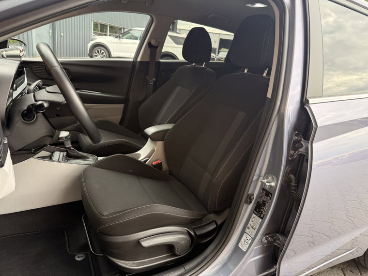 Vehicle Image 38