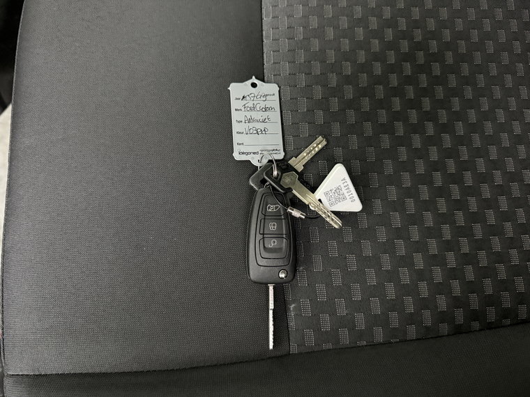 Vehicle Image 8