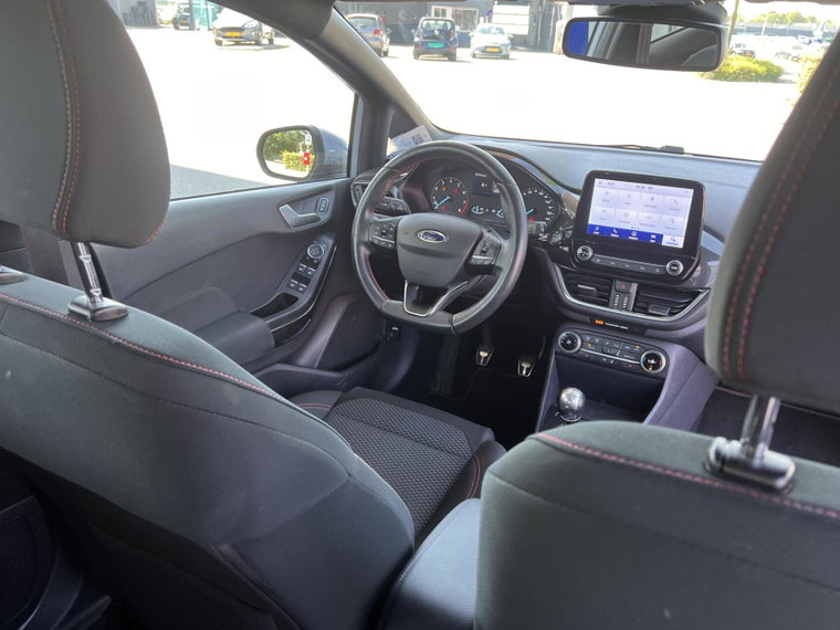 Vehicle Image 19
