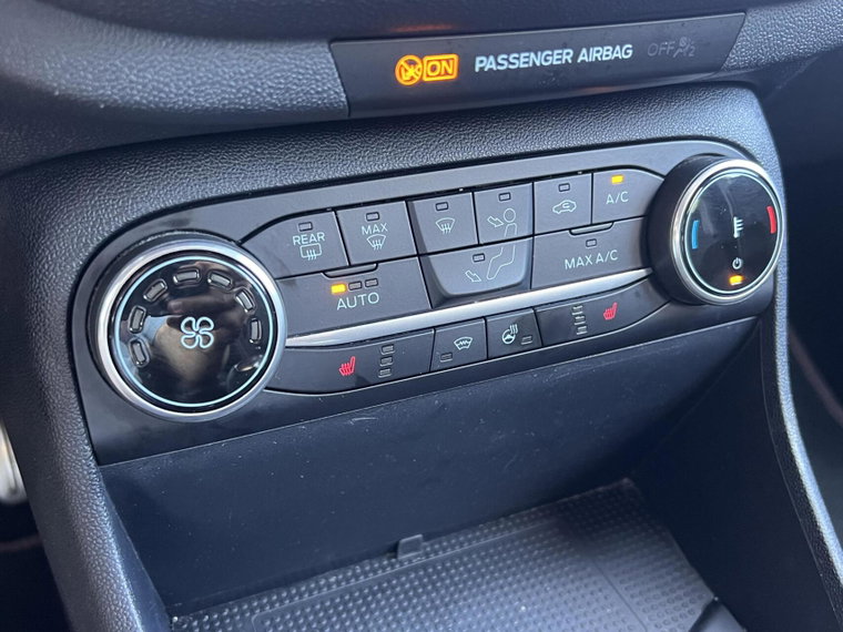 Vehicle Image 26