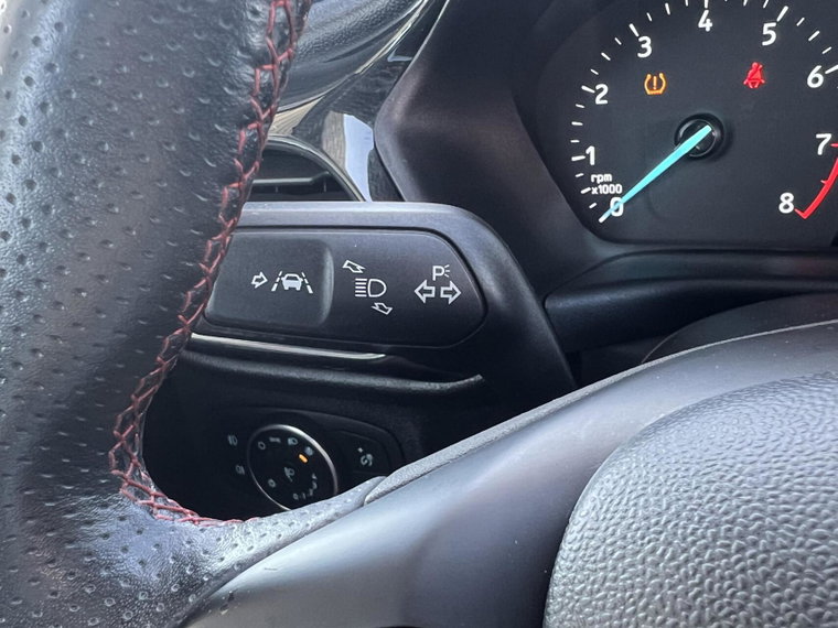 Vehicle Image 32