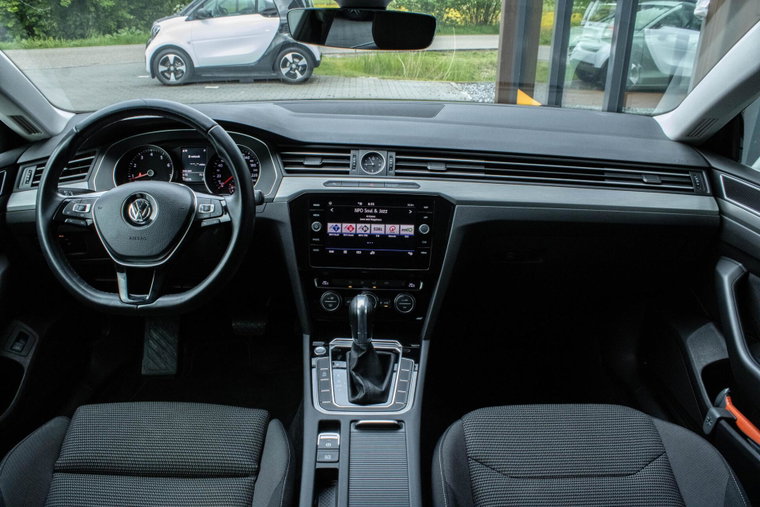 Vehicle Image 19