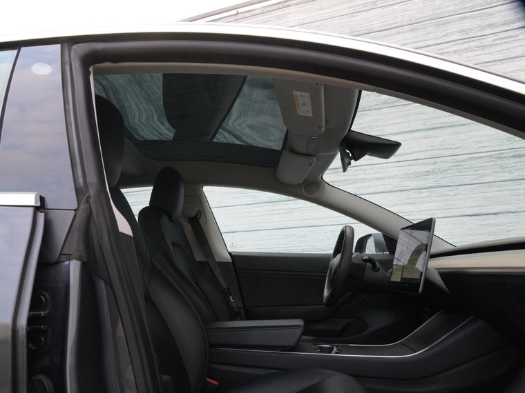 Vehicle Image 21