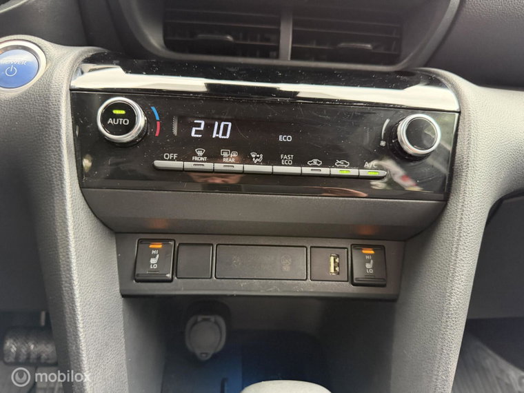 Vehicle Image 16