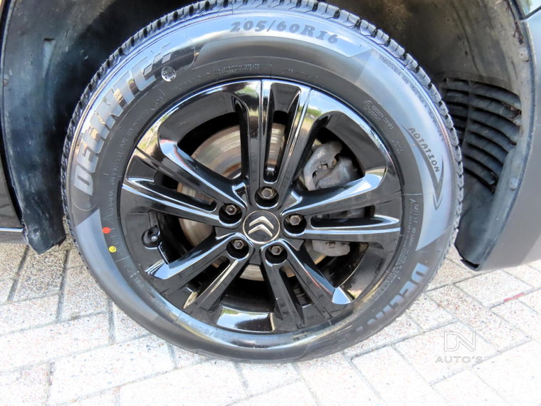 Vehicle Image 23