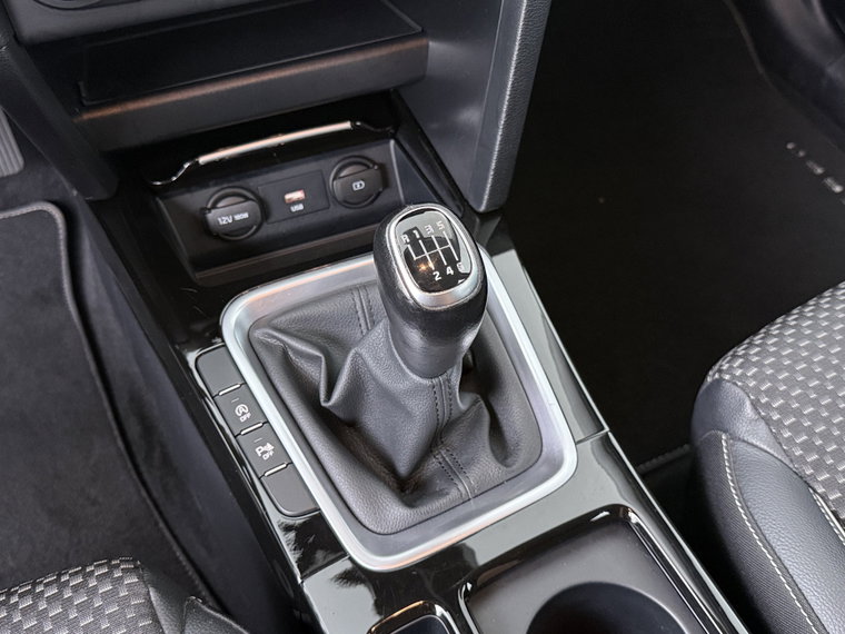 Vehicle Image 32