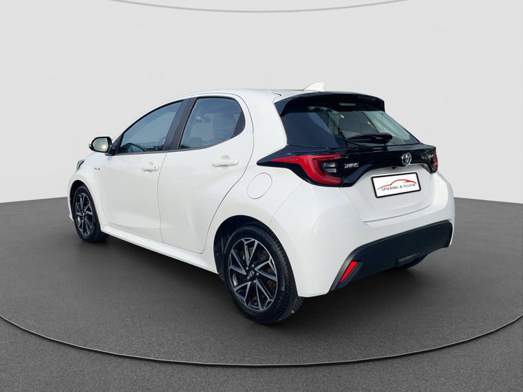 Vehicle Image 12