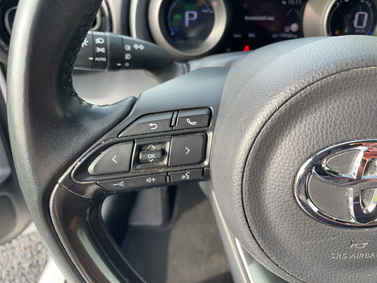 Vehicle Image 16