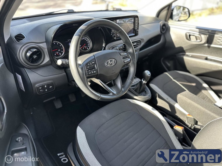 Vehicle Image 10