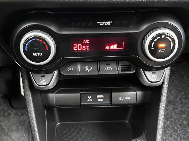 Vehicle Image 27