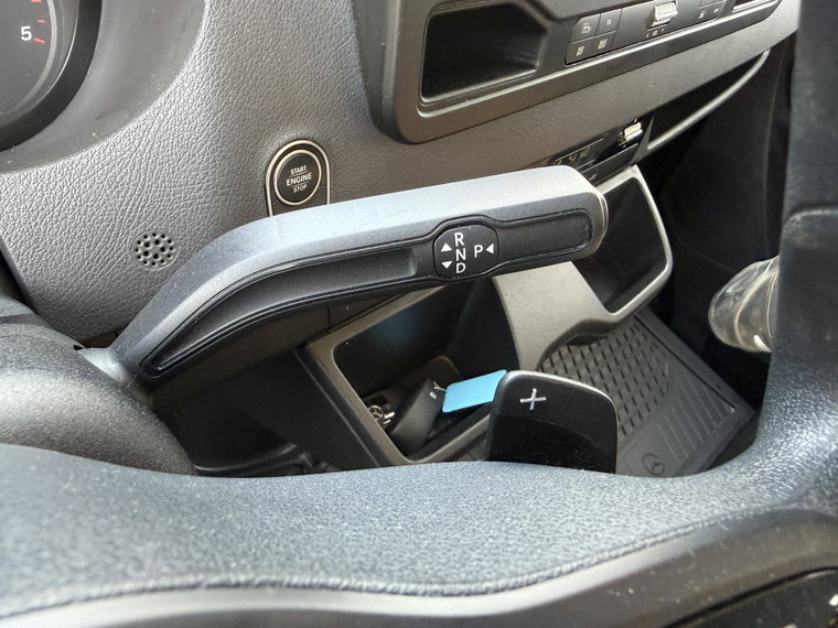 Vehicle Image 25