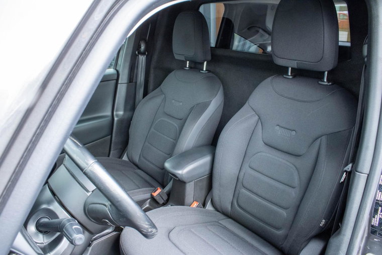 Vehicle Image 18