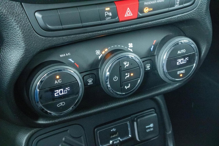 Vehicle Image 27