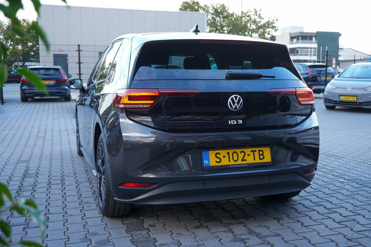 Vehicle Image 19