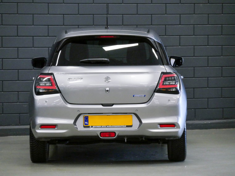 Vehicle Image 16