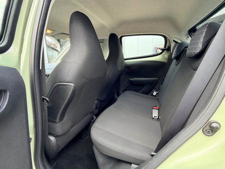Vehicle Image 14
