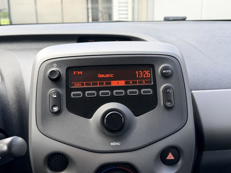 Vehicle Image 21