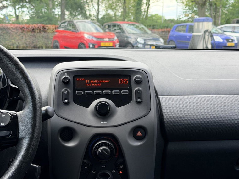 Vehicle Image 22