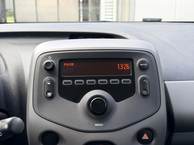 Vehicle Image 23