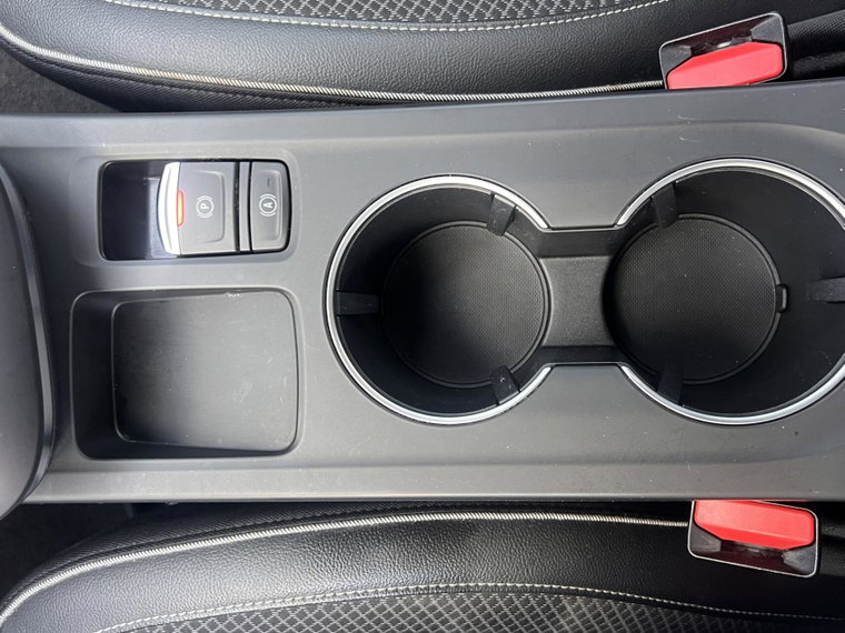 Vehicle Image 32
