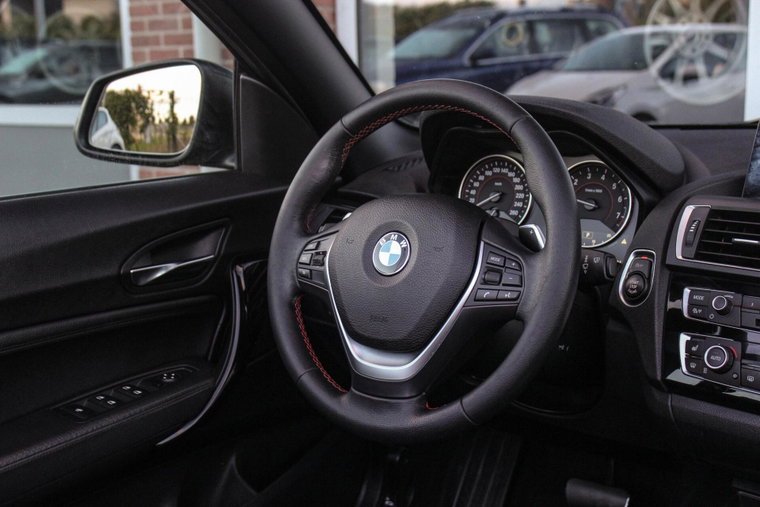 Vehicle Image 19