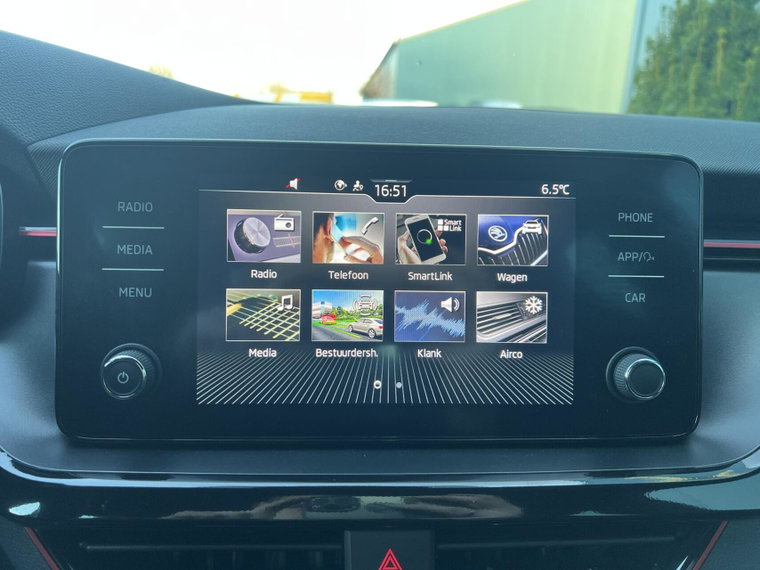 Vehicle Image 30