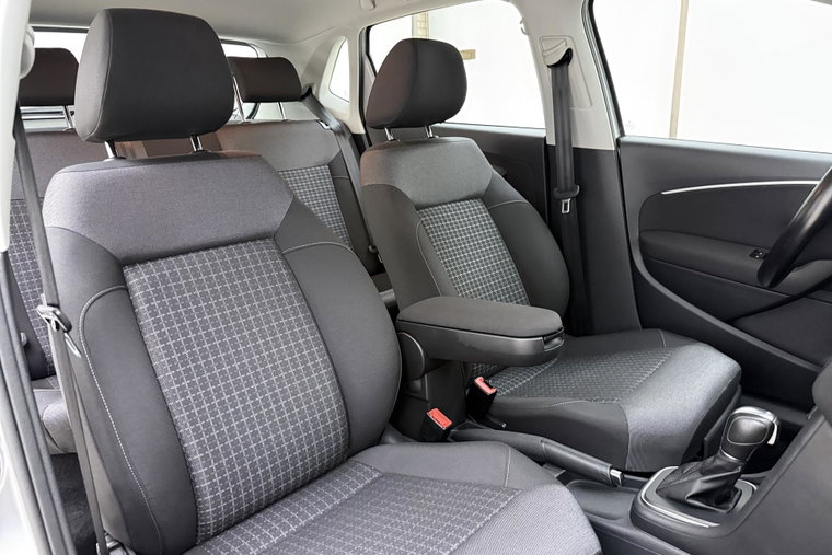 Vehicle Image 13