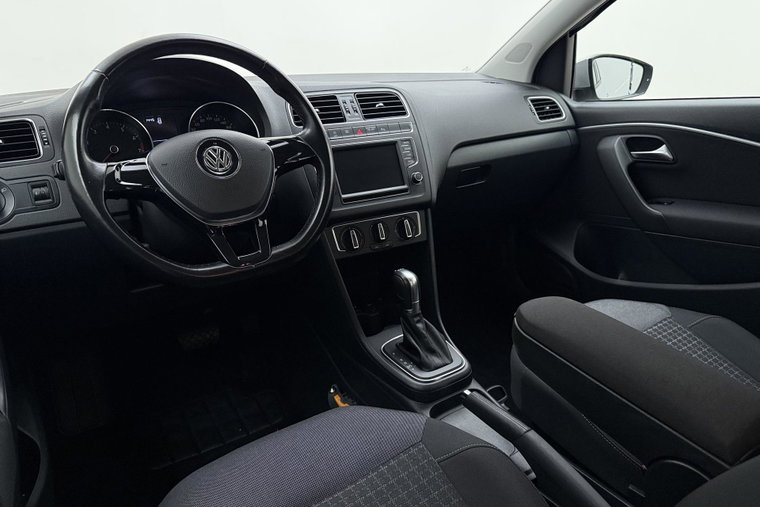 Vehicle Image 16