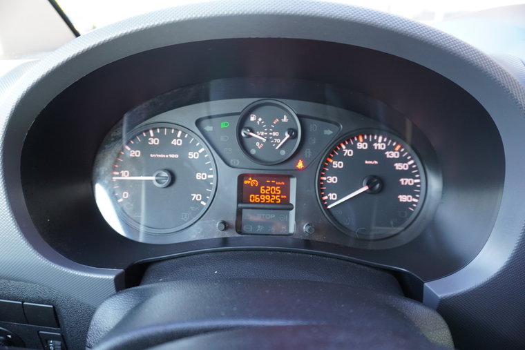 Vehicle Image 14