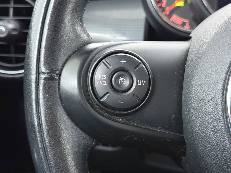 Vehicle Image 27