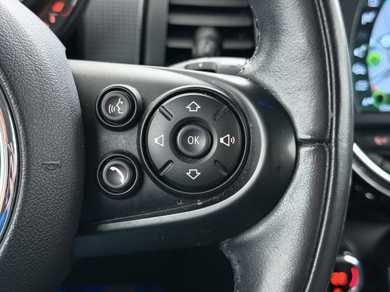 Vehicle Image 28