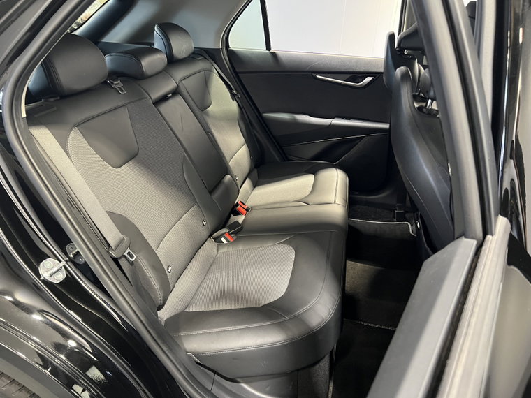 Vehicle Image 35