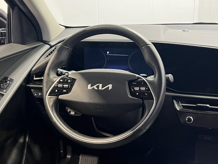 Vehicle Image 36