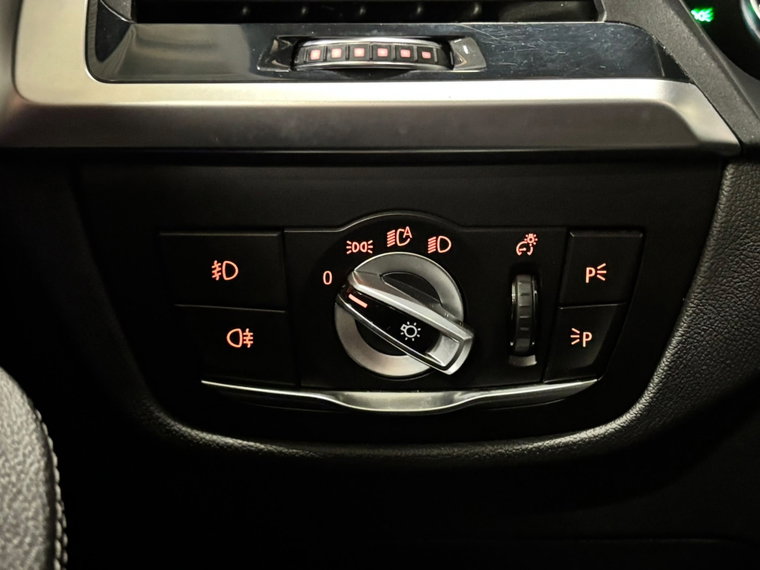 Vehicle Image 28