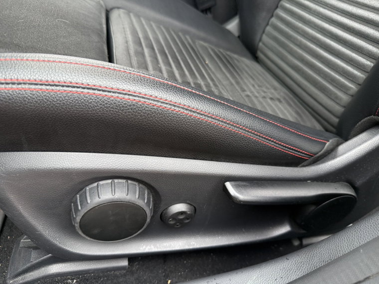 Vehicle Image 35