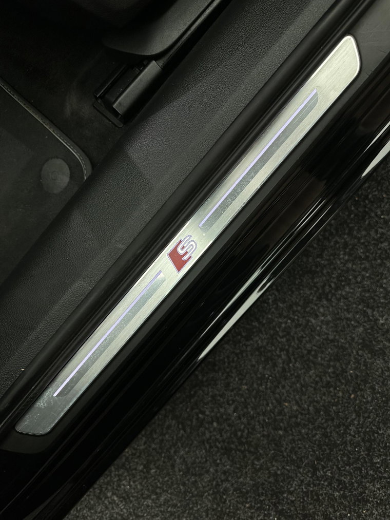 Vehicle Image 37