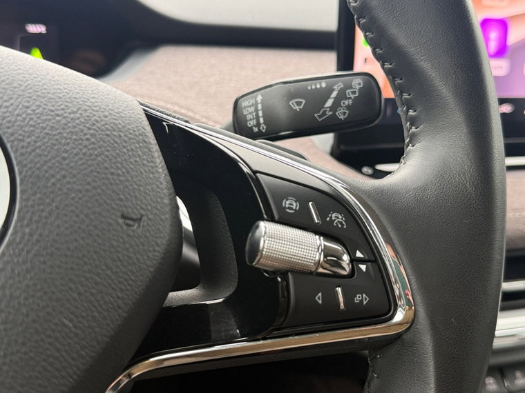 Vehicle Image 27