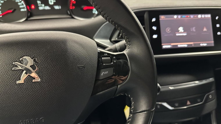 Vehicle Image 26