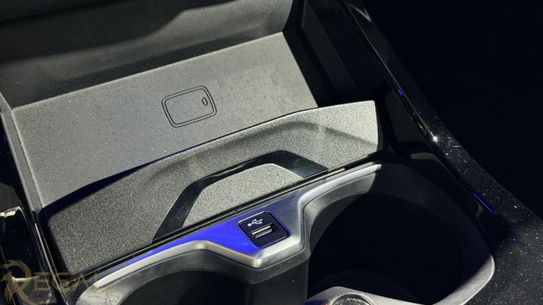 Vehicle Image 33