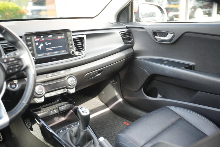 Vehicle Image 16