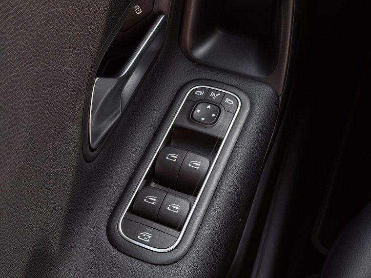 Vehicle Image 33