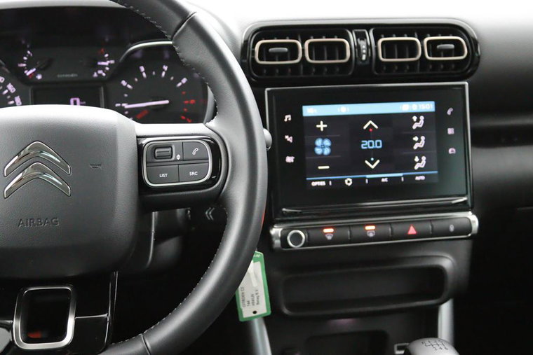 Vehicle Image 21