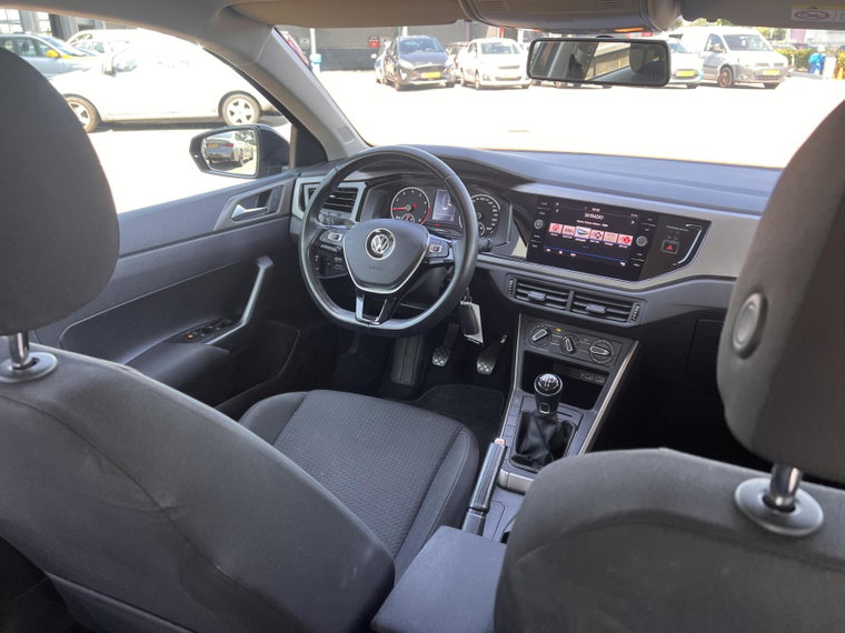 Vehicle Image 19