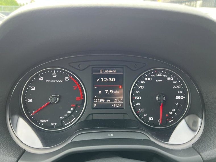 Vehicle Image 14