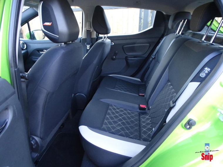Vehicle Image 21