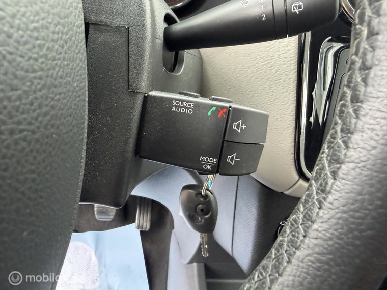 Vehicle Image 34
