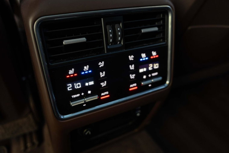 Vehicle Image 37